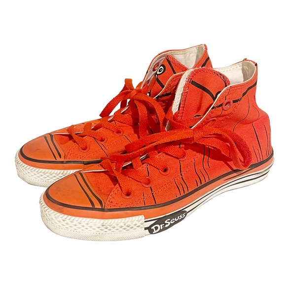Converse Size 6.5 Red Cat In The Hat Hi Top Dr. Seuss Hook Thing One Thing Two - Picture 1 of 7